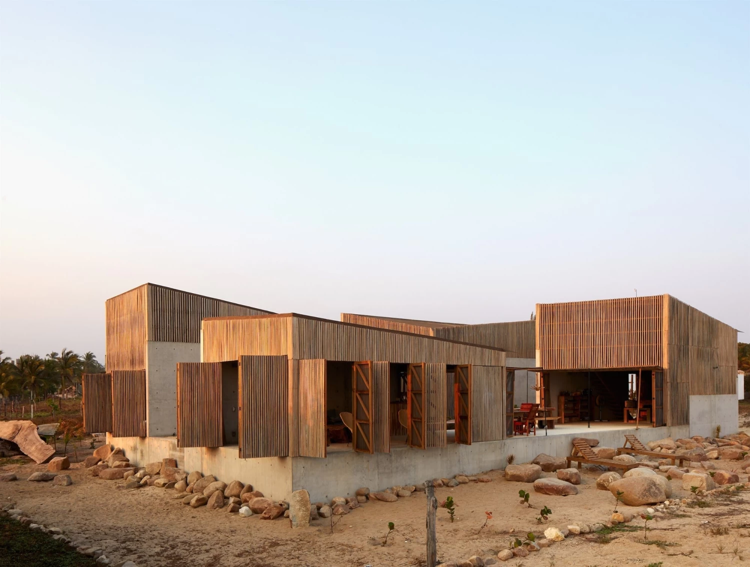 Life's A Beach, Homes, Retreats, And Respite By The Sea 7 Life's A Beach, Homes, Retreats, And Respite By The Sea – Image 5