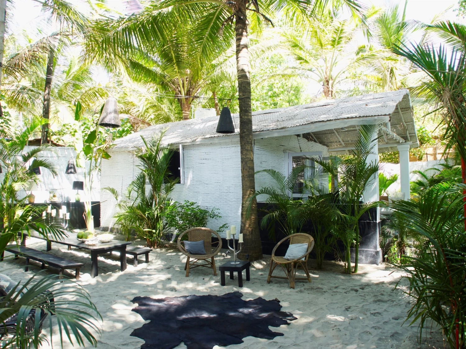 Life's A Beach, Homes, Retreats, And Respite By The Sea 8 Life's A Beach, Homes, Retreats, And Respite By The Sea – Image 6